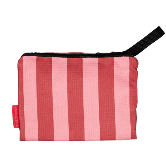 Etui met donkerroze en lichtroze strepen van Piece of Sun, gemaakt van microvezel met wafelstructuur. Perfect om je zonnebrand of natte bikini in op te bergen.