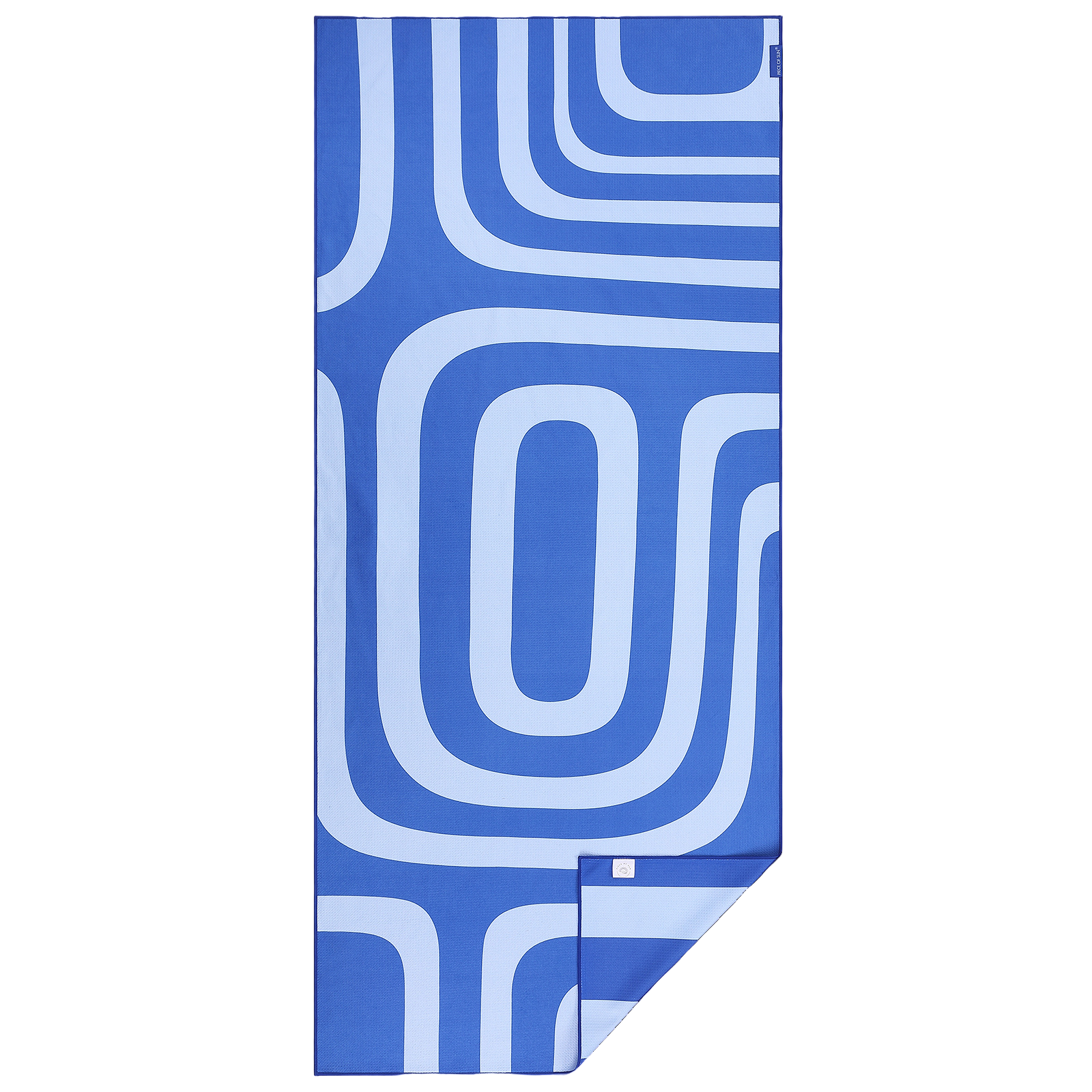 Dubbelzijdige Piece of Sun beach towel met geometrisch retro patroon in blauw en lichtblauw – stijlvol, compact opvouwbaar en ideaal voor strand en reis.
